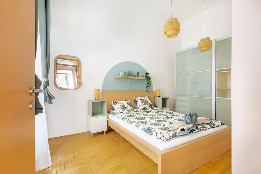 Sage Meadow At Gozsdu Garden Dob 16 Apartment Budapest